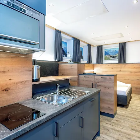 塔纳高山度假村 4*